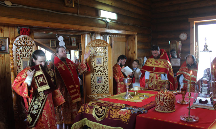 Епископ Викентий совершил литургию в поселке Межевой