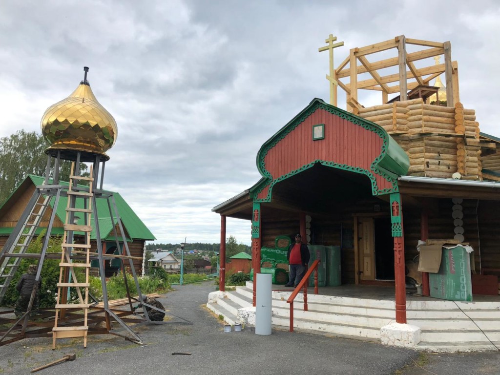 Епископ Викентий снова посетил восстанавливающийся храм в Межевом
