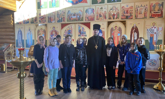 Воспитанники санаторной школы-интерната посетили храм в Межевом